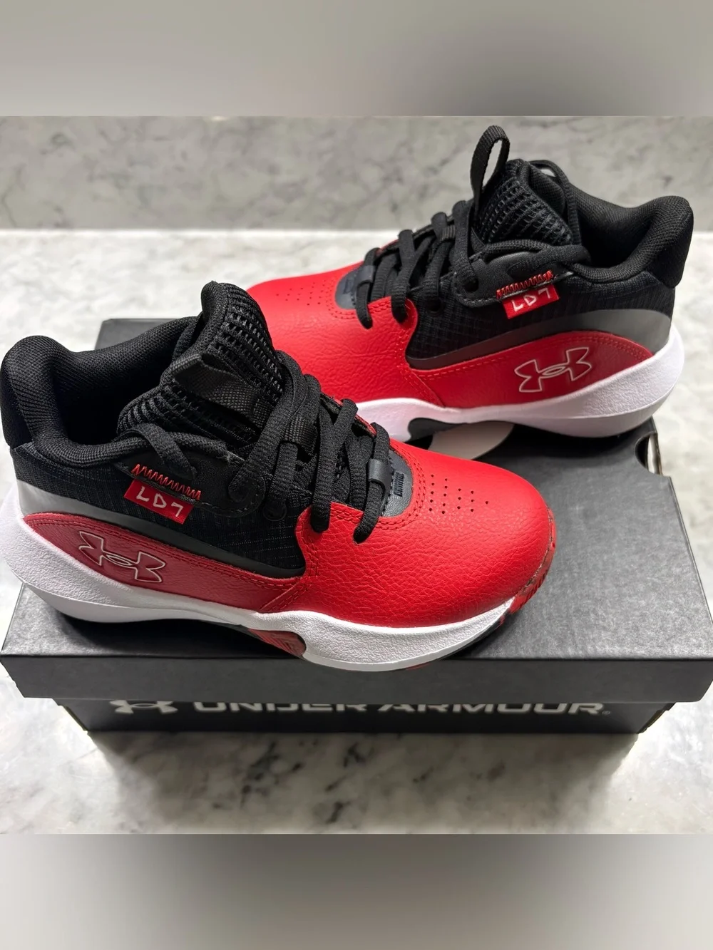 Under Armour UA Lockdown 7 Youth little Kid Basketball Shoe Black Red 11 12 13